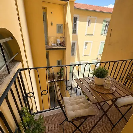 Διαμέρισμα Lumineux Avec Balcon Quartier Liberation